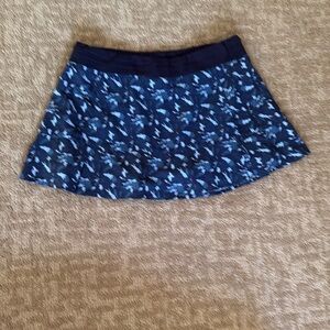 TASC Women’s Medium Blue and White Patterned Mini Skirt for Tennis & Pickleball